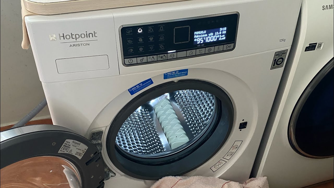 Hotpoint FCPR 12440 - Baby Care 60 at Mini Video 
