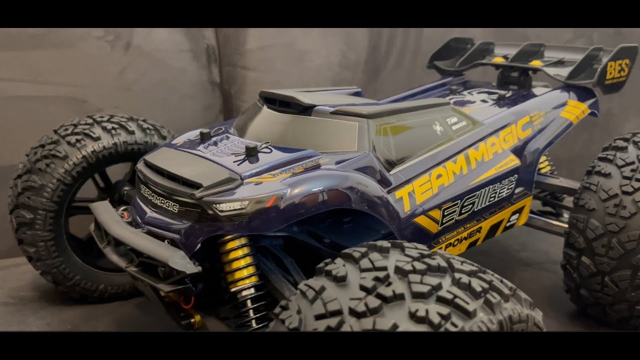 Team Magic E6 III BES Plus GOLD ! Gros plan sur ma nouvelle RC ! 😲🤩😁 (Faux UNBOXING) 😉