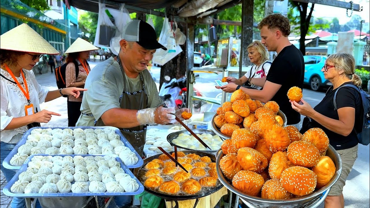 Incredible Speed!! The Fastest Fried Steamed Bun Master Sells 1000 for 3 hours
