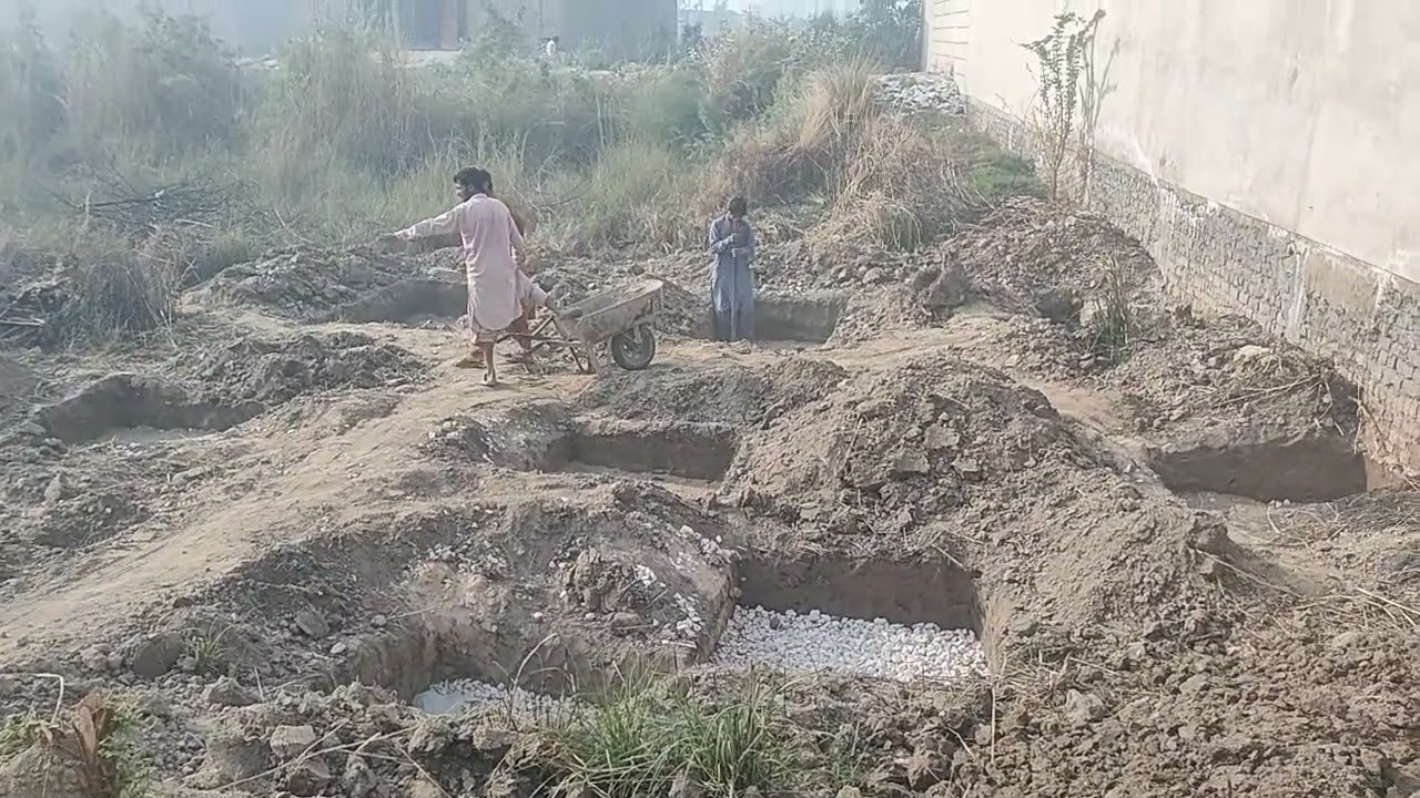 Columns footing bottom hand compact with labour