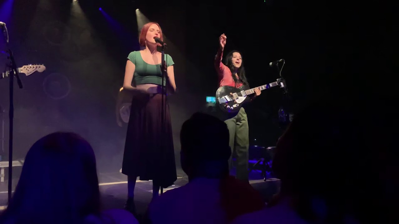 MUNA ‘Who’ Village Underground London 10/9/19