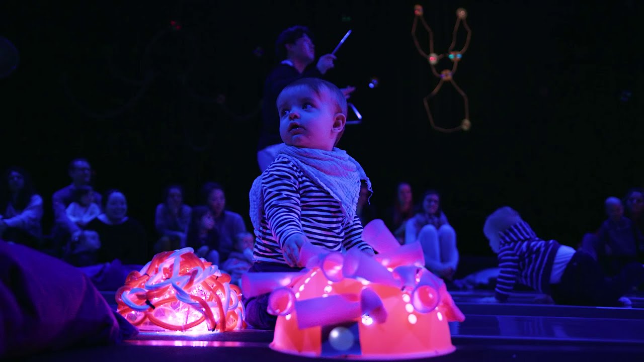 Musiktheater für Babys: „3-2-1 – ab ins All!“