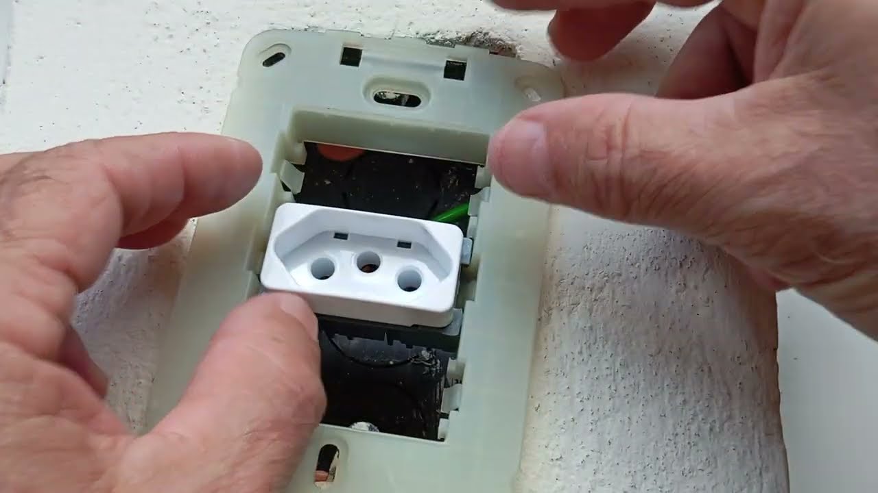 Como instalar corretamente uma tomada residencial - com Segurança.