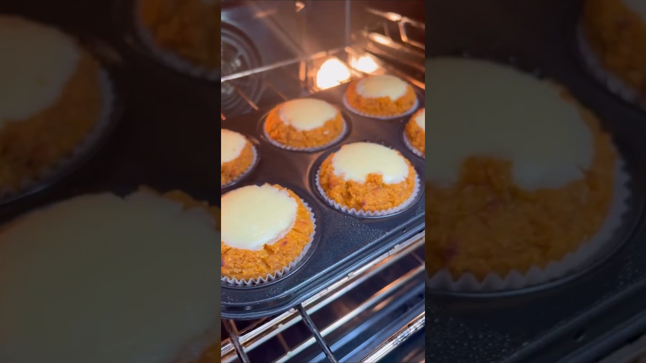 The BEST Low Carb Pumpkin Muffins You&rsquo;ll Ever Make! 🧁