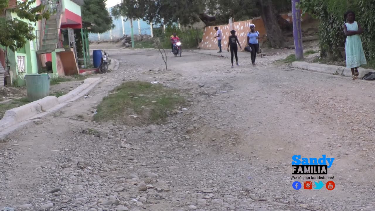 PIDEN INTERVENIR CALLE EN COMENDADOR, EL&Iacute;AS PI&Ntilde;A