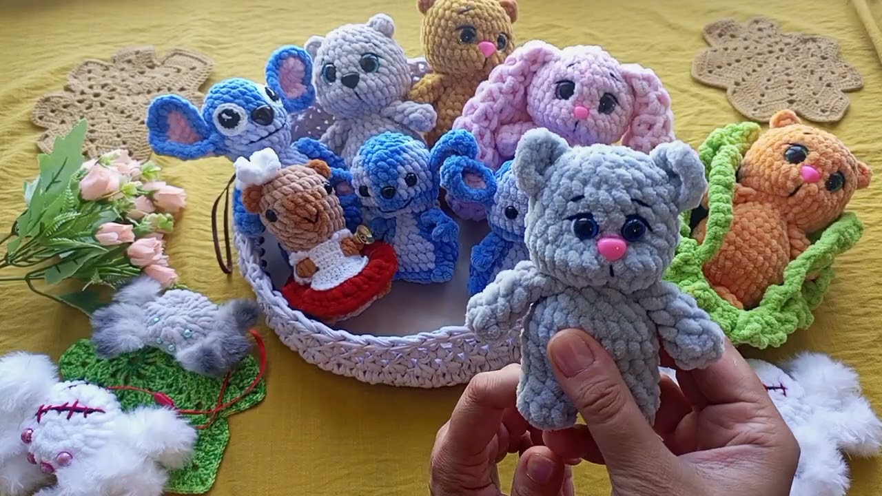 Возобновила видеоблоги. Отчет вязаных игрушек за неделю. Котики, пауки и многое другое