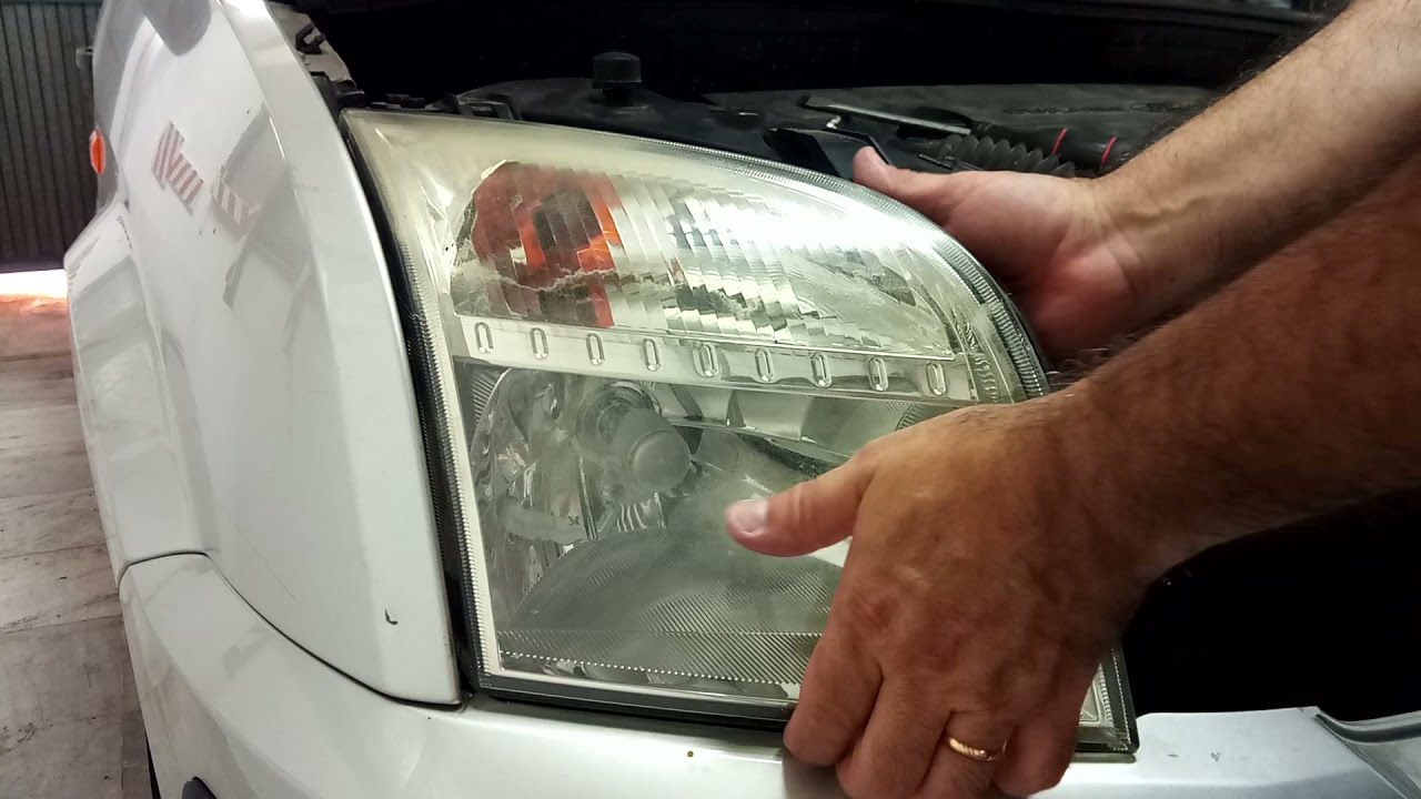 DESMONTAJE FARO DELANTERO FORD FUSION (VERSION EUROPEA)