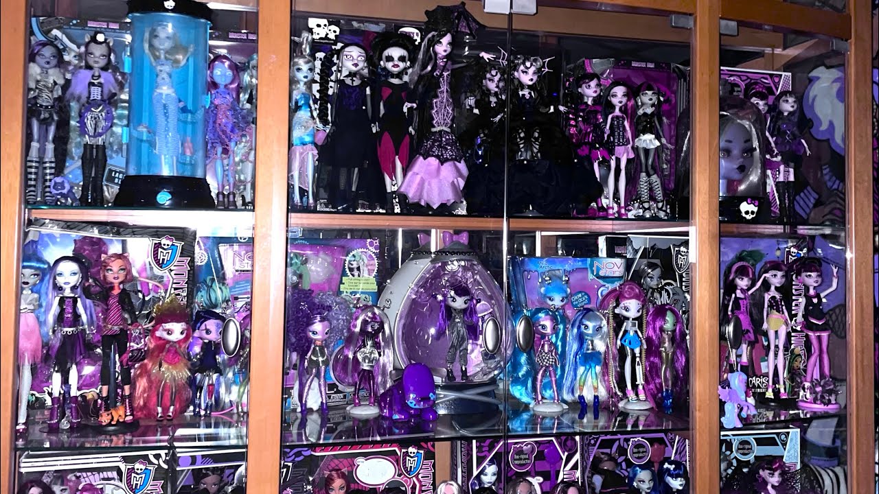 My Doll Display! 🖤💀🖤