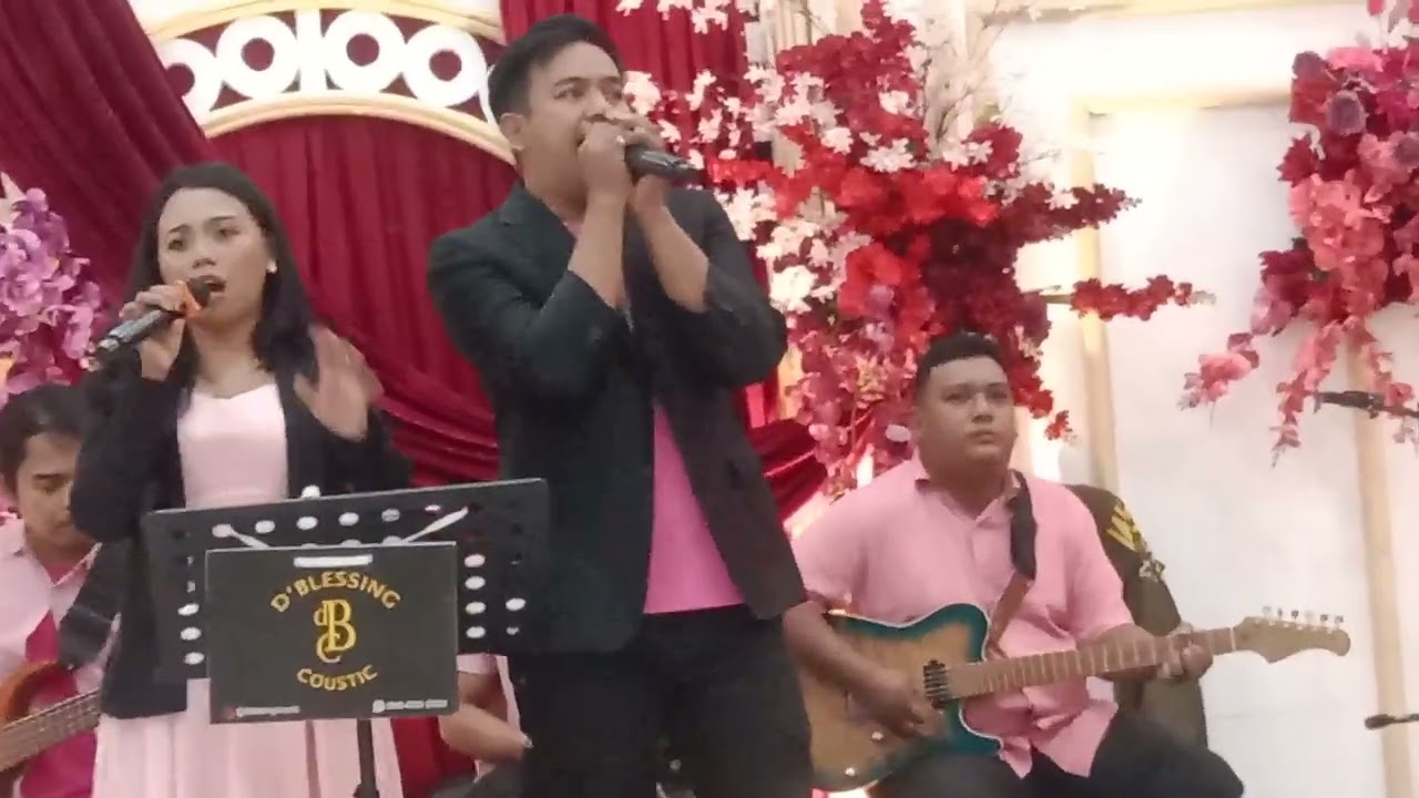 Sing a song on the wedding