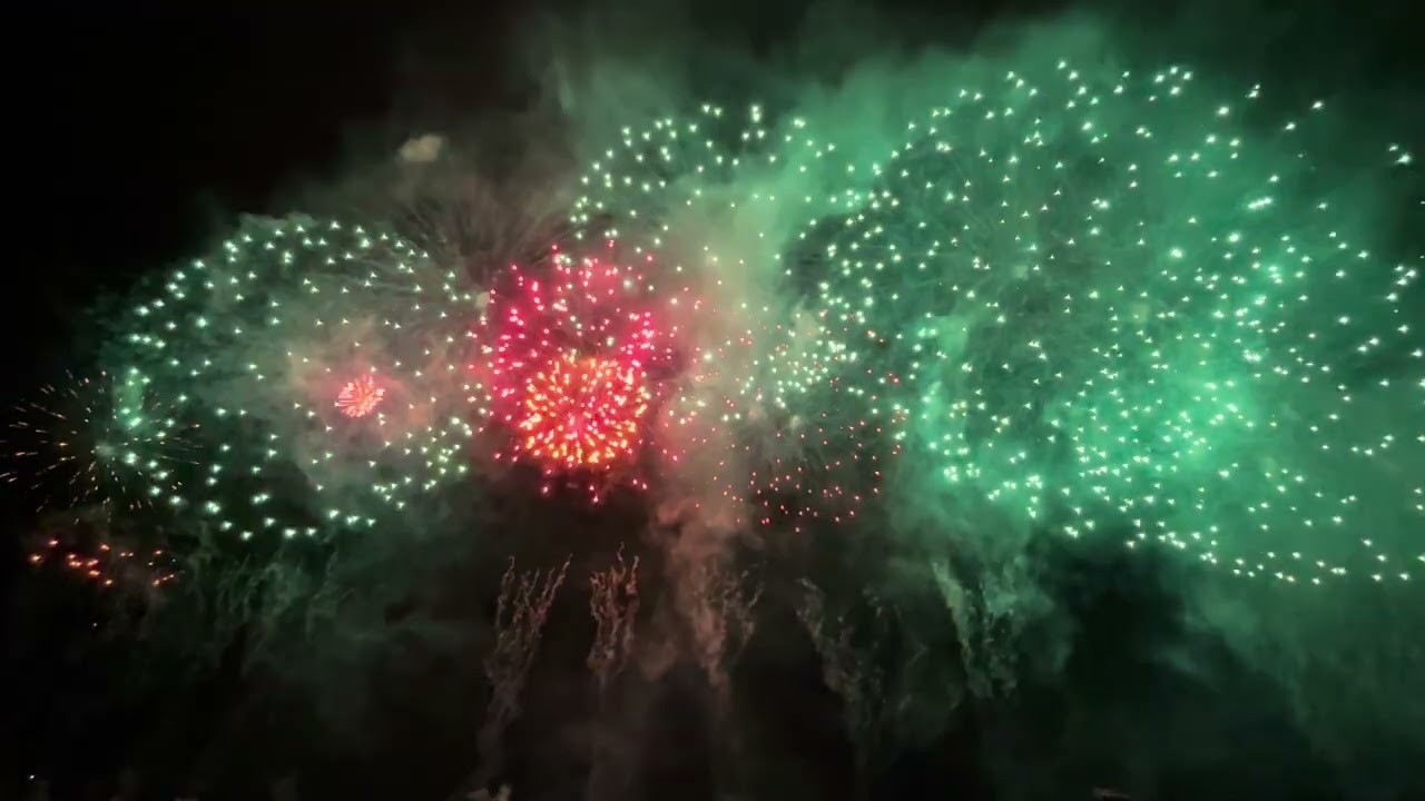 花火綺麗だったなぁ The fireworks were beautiful