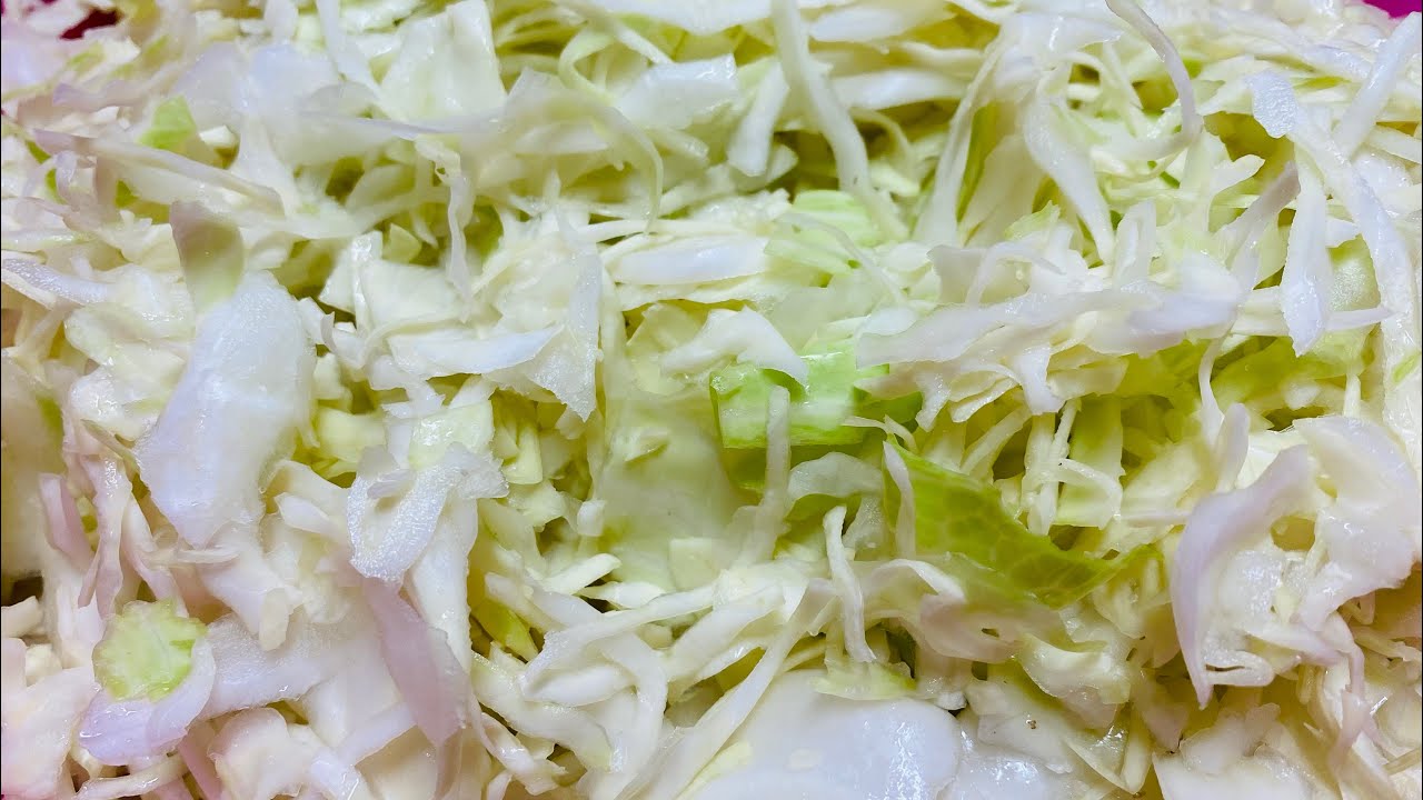 Verza o cavolo cappuccio cruda.Un segreto per farla in insalata.vi stupirà per quanto diventa buona