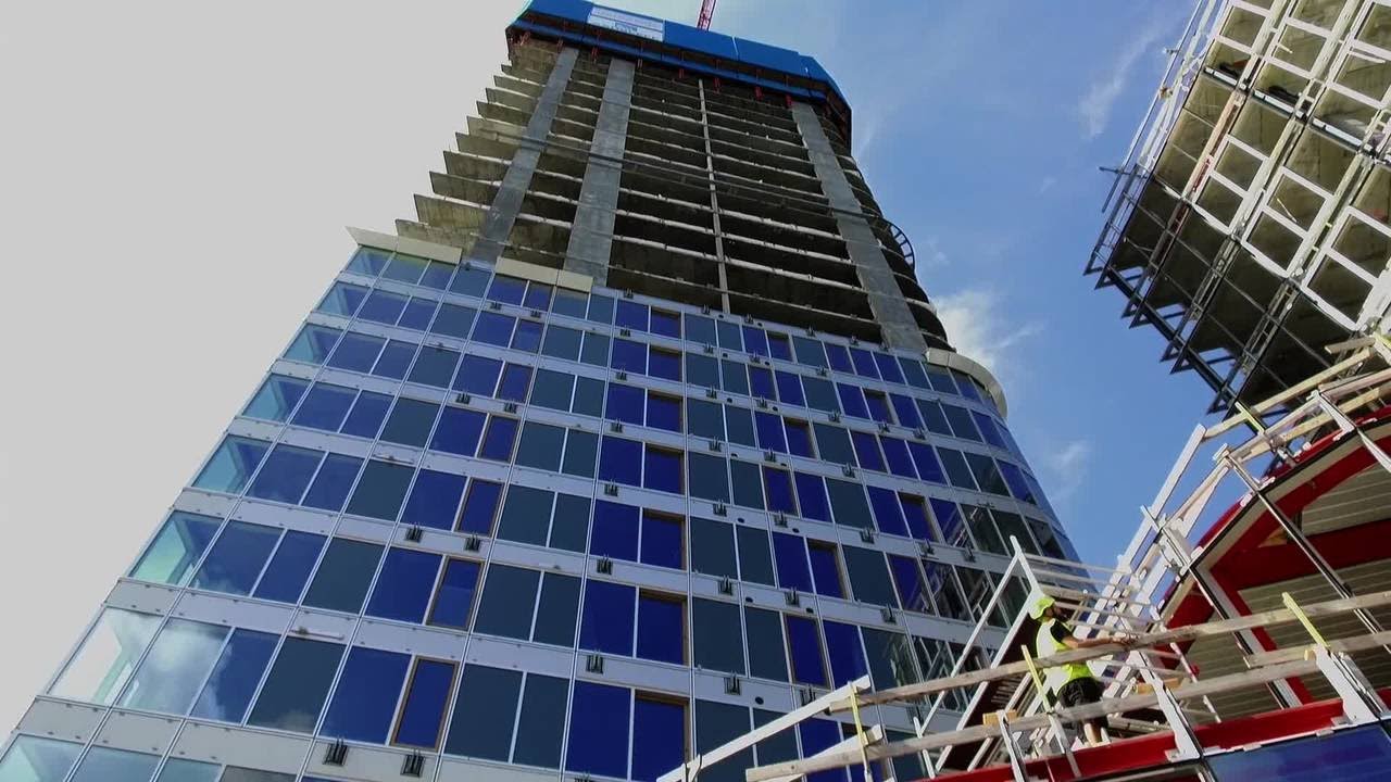 Danmarks højeste, skyder i vejret på Aarhus Ø