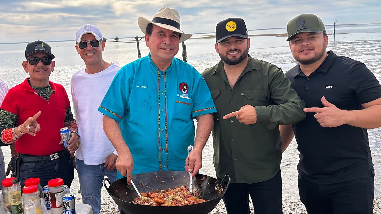 Cocinando a la orilla del mar en la Reforma Angostura 