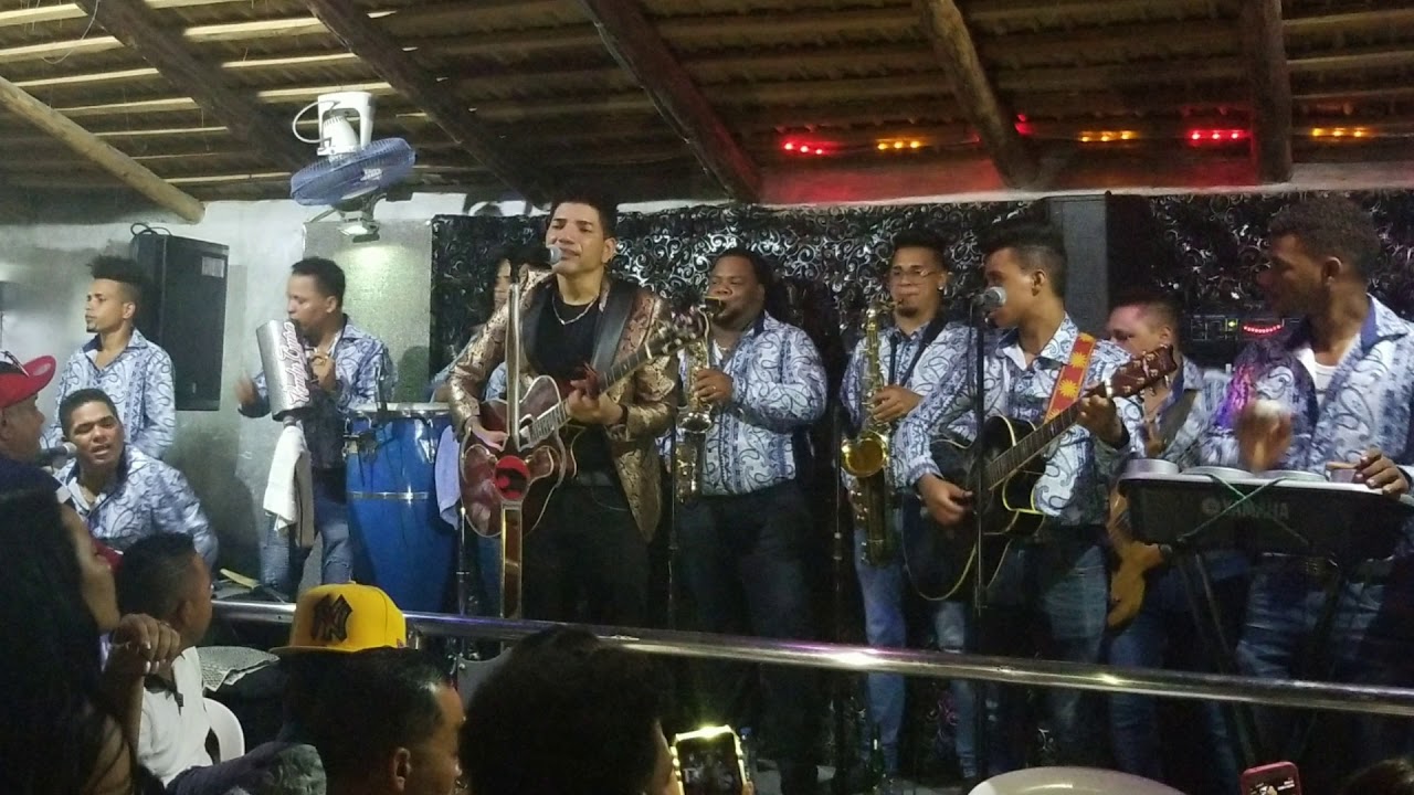 el varón de la Bachata en vivo álbum completo