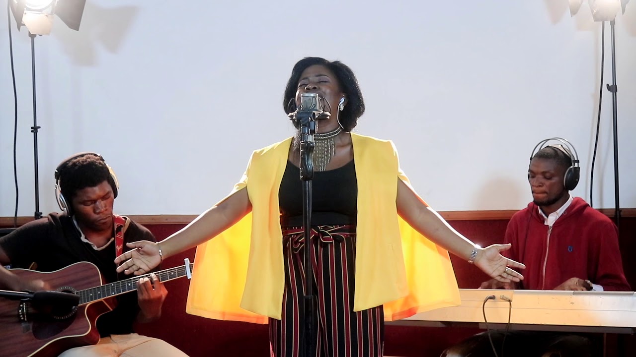 Integral Eve Amaria - Devant TOI / Live Acoustic by GLORIOUS FAMILY
