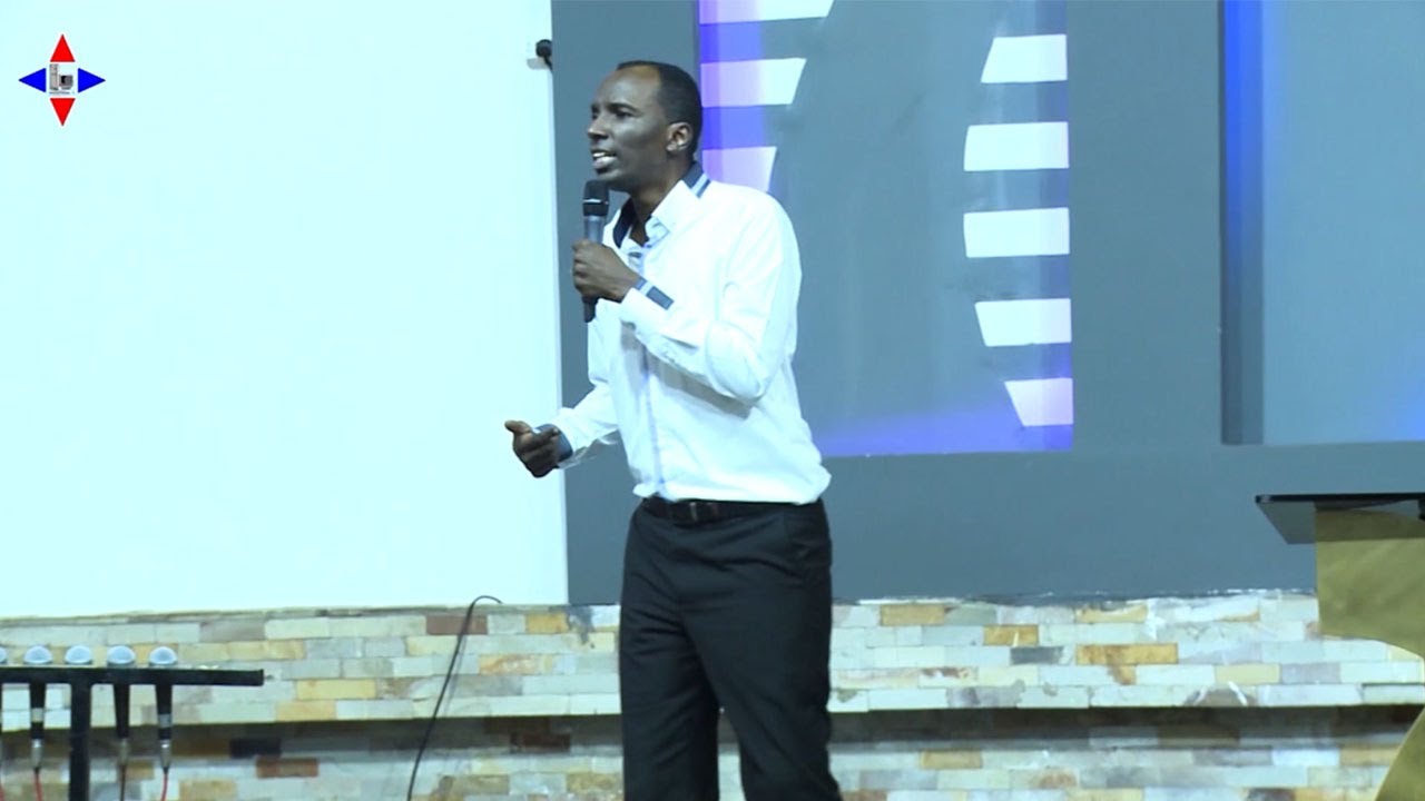 QUELLE EST LA GRANDEUR DE TON DIEU ?  par Chris Ndikumana