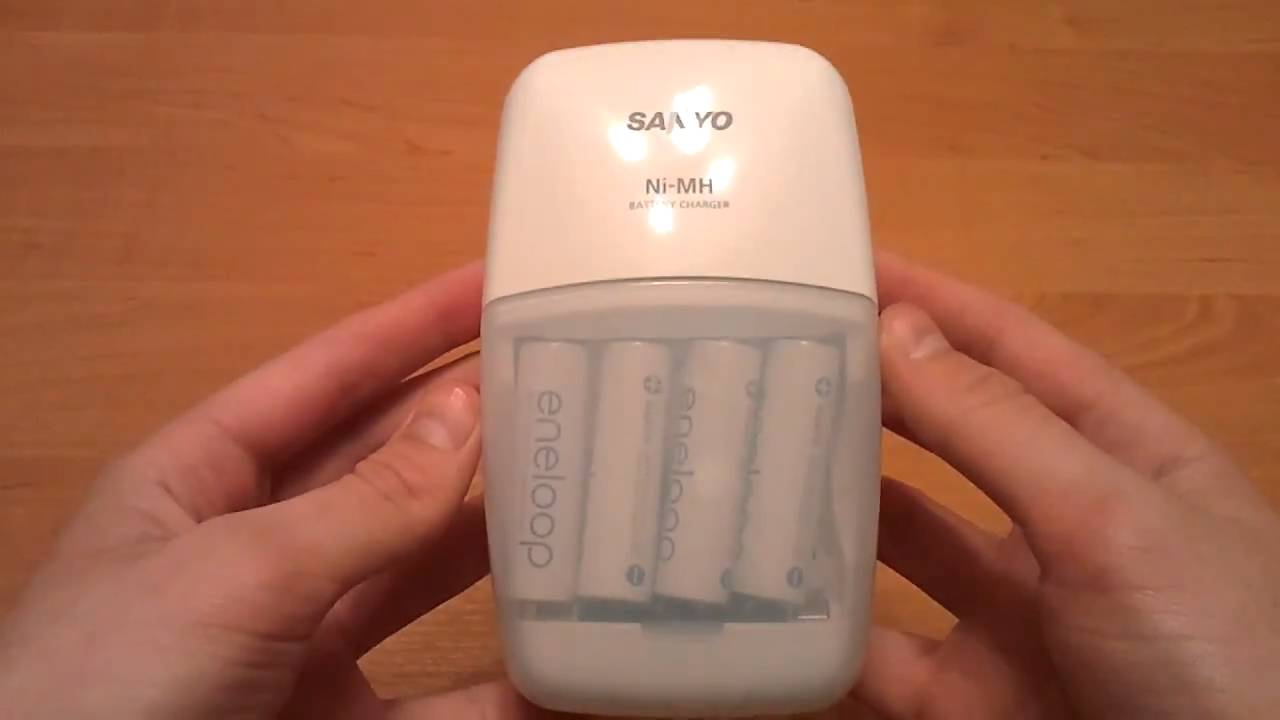 Sanyo eneloop MQN09 - Unboxing & Charging Light Effect