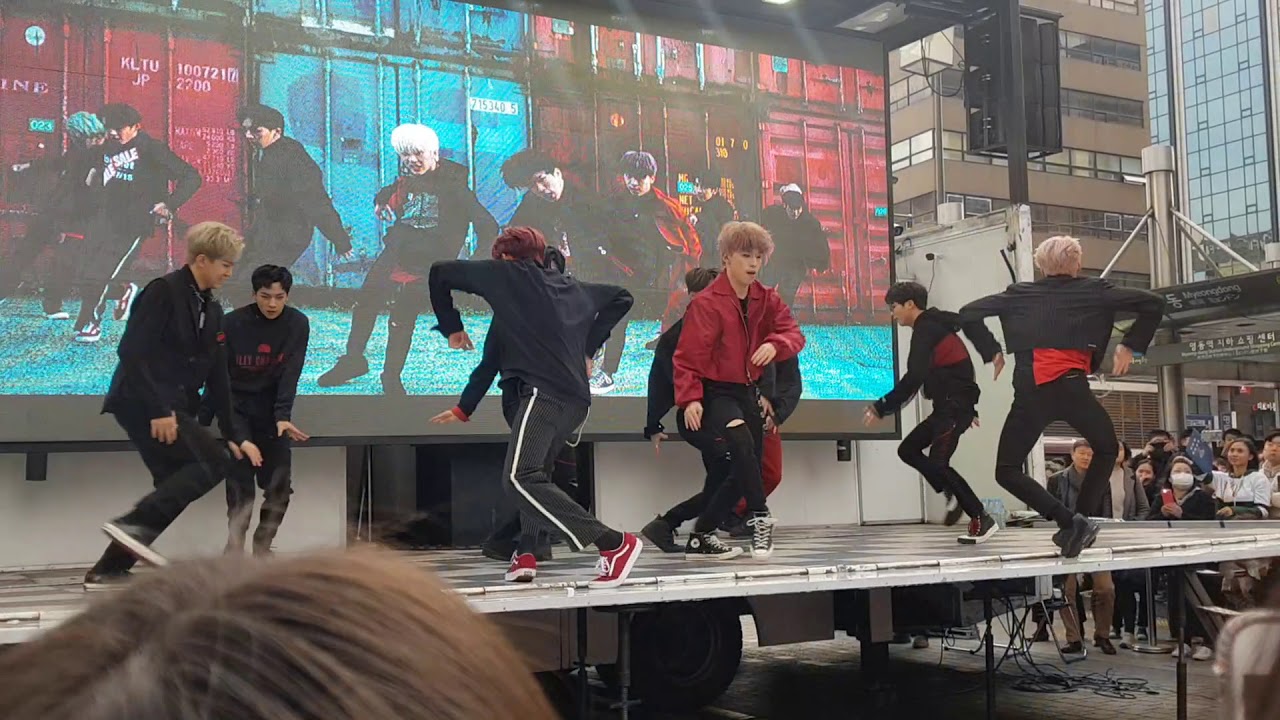 D-crunch busking 11/18/18