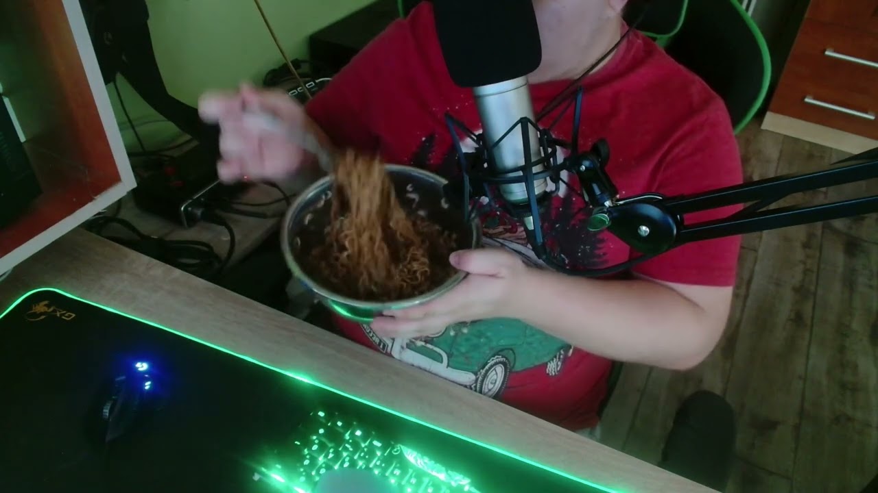 [Magyar ASMR] Mukbang & sz&aacute;jhangok - Ramen t&eacute;szta ev&eacute;s
