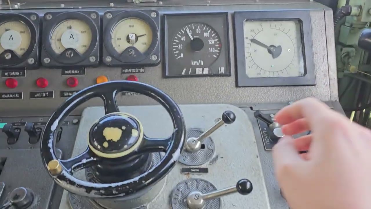 Gysev V43 332 / Indul Biatorbágyról /