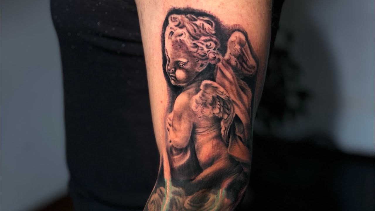 Querubin black and grey , tatuaje completo
