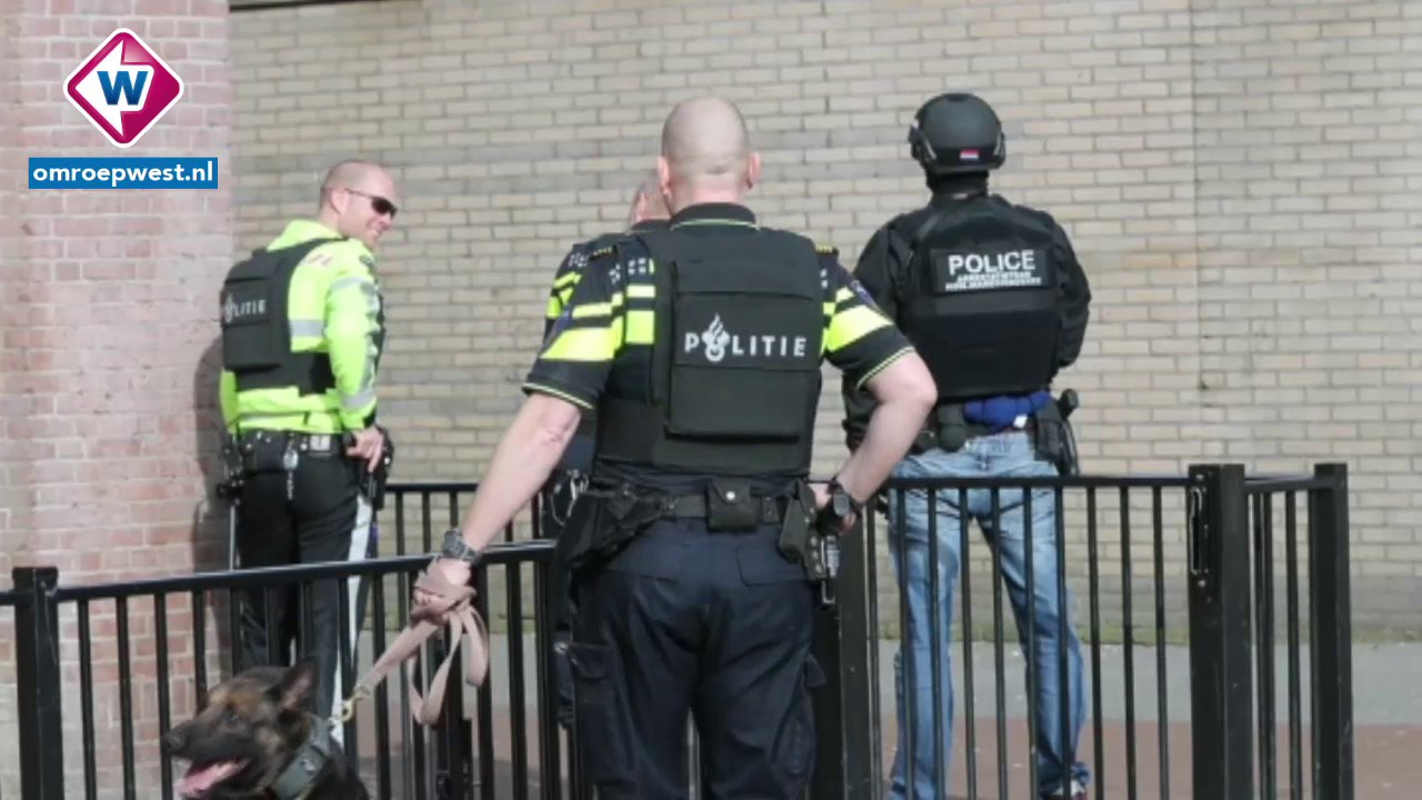 Politie valt woning binnen na bedreiging Den Haag