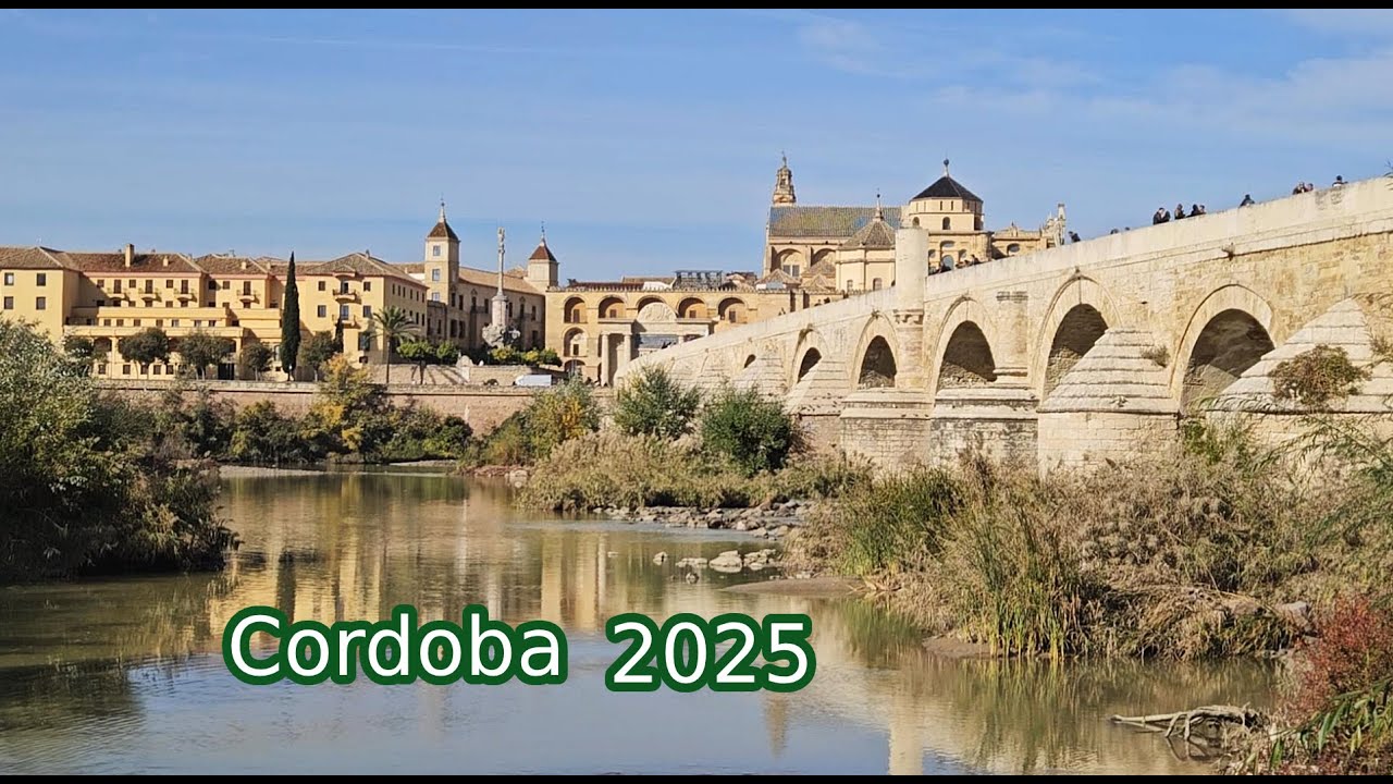 Córdoba Walking Tour 🇪🇸 | Old Town Streets, Patios, City Center