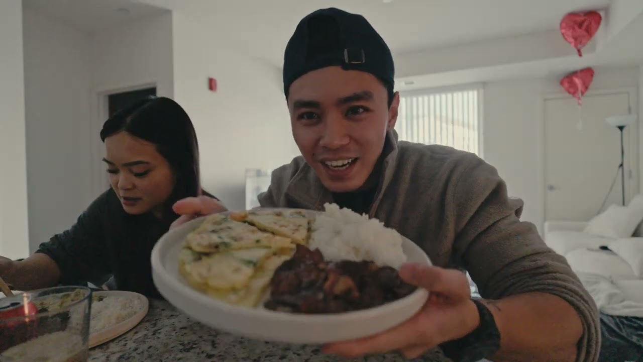 Chicago In my 20s | Vlogmas Part 2 | Workout, Cafe, Korean Pancakes | Sister's Graduation
