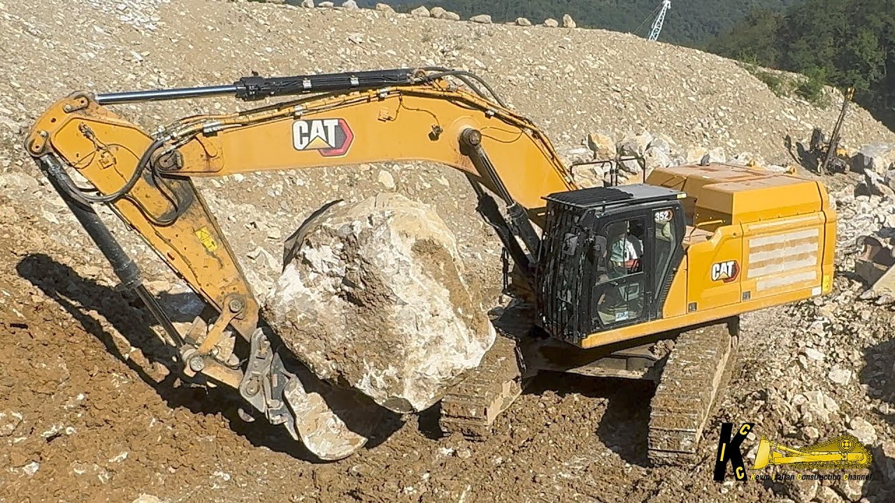 CATERPILLAR 352 EXCAVATOR Work Hard moving big Stons