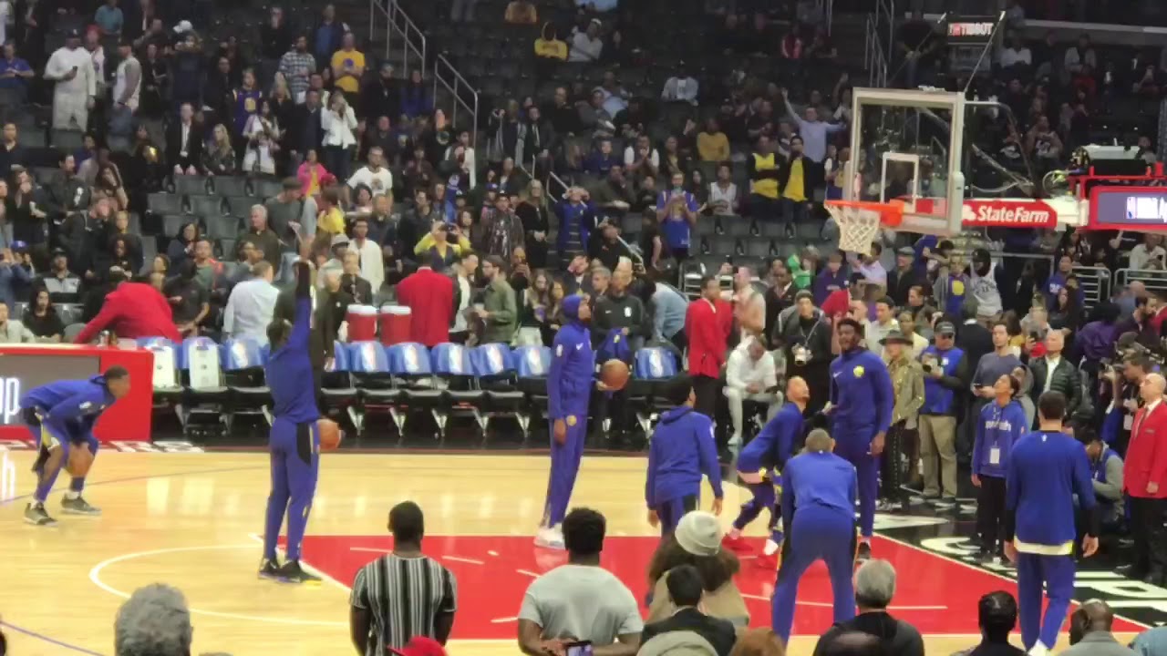INSANE PREGAME LAYUP BY STEPHEN CURRY - BOUNCES IN??? - (Warriors vs. Clippers - 1/18/19)