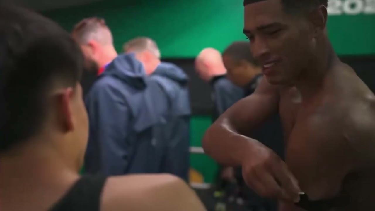 Jude Bellingham, consoling 17-year-old Gilberto Mora and asking him to swap jerseys&hellip;