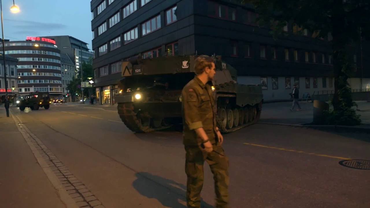 Moving Leopard 2A and CV90 to trailers