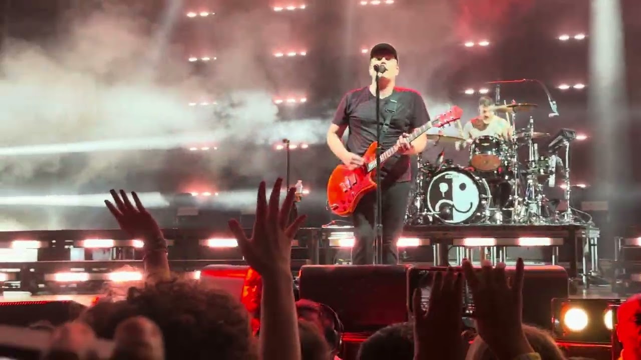 Fall Out Boy - Thnks fr th Mmrs [Live @ Noblesville] 07/16/2023