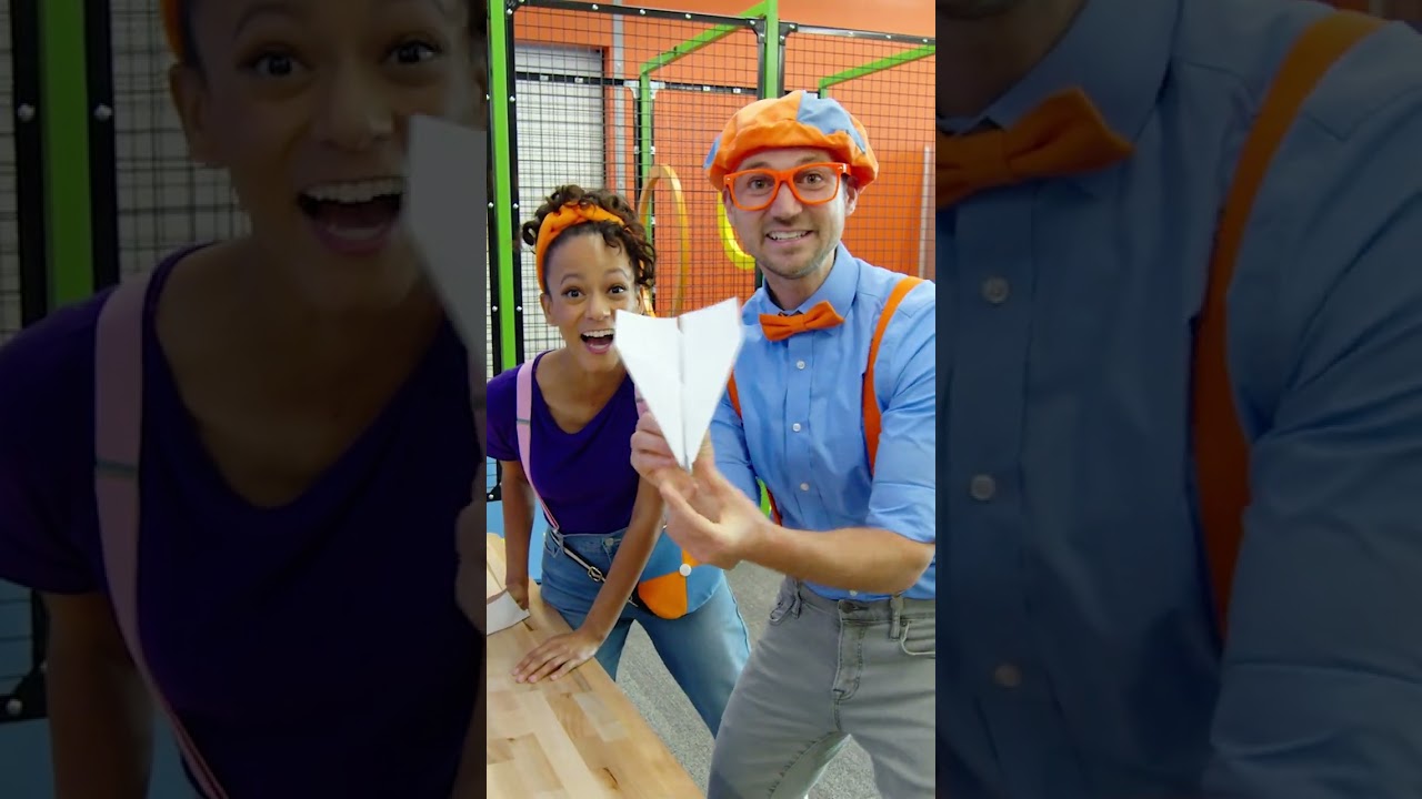 Who Wins the Paper Plane Challenge?! Meekah vs Blippi 😮✈️ 