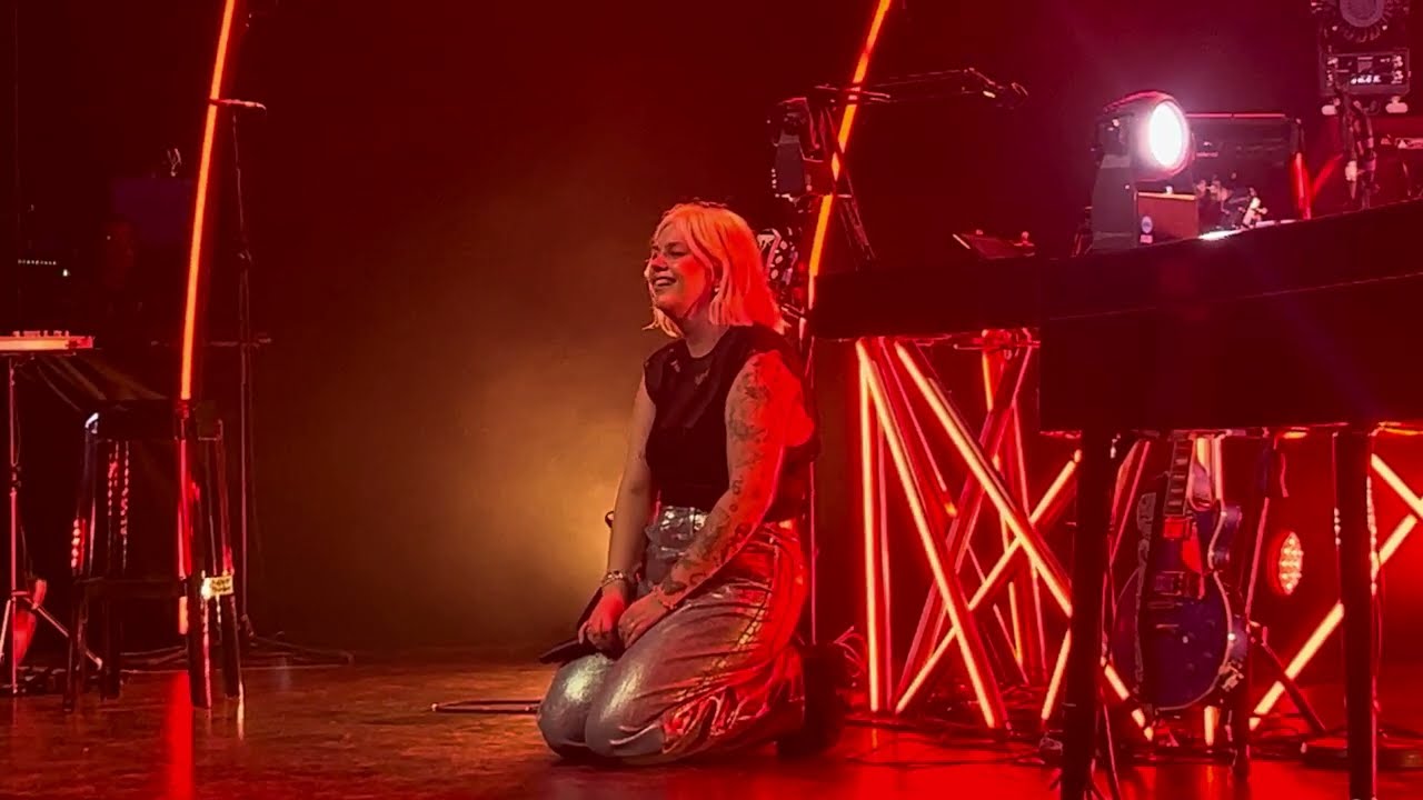 LOUANE - PARDONNE-MOI (Barcelona 17.05.2024) #louane #concert #live #barcelona