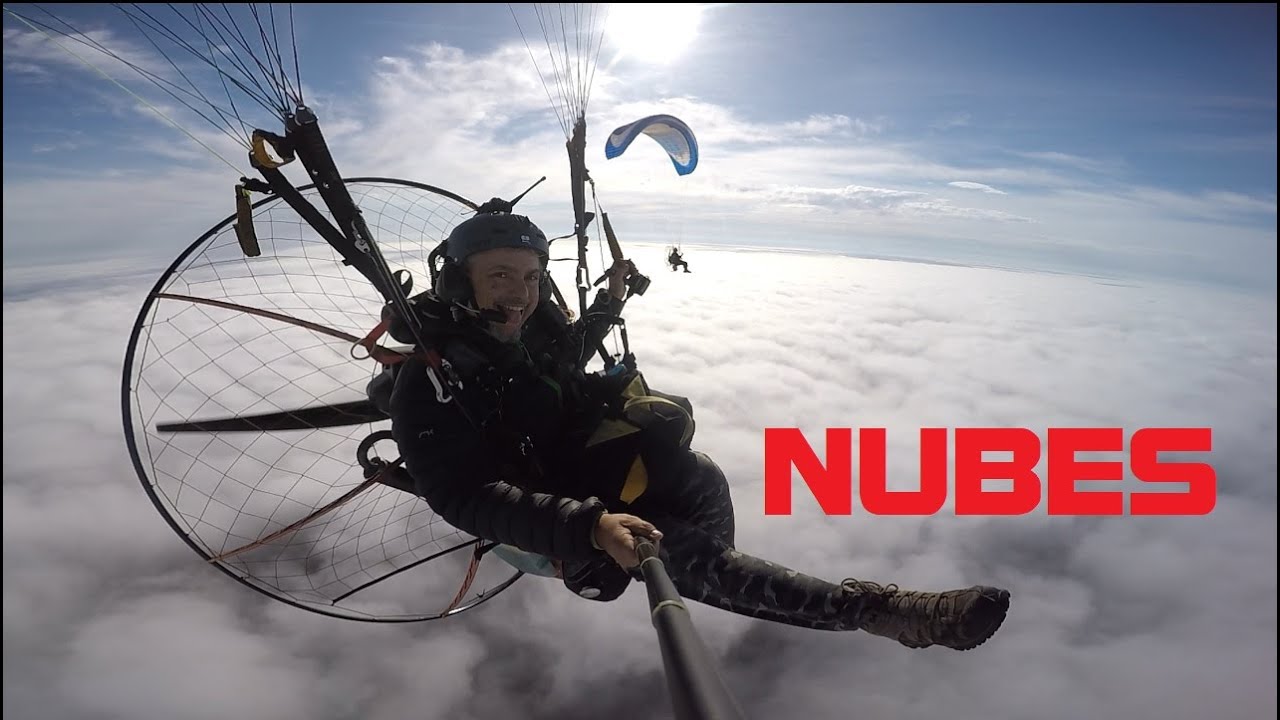 Volando sobre las nubes (2023)