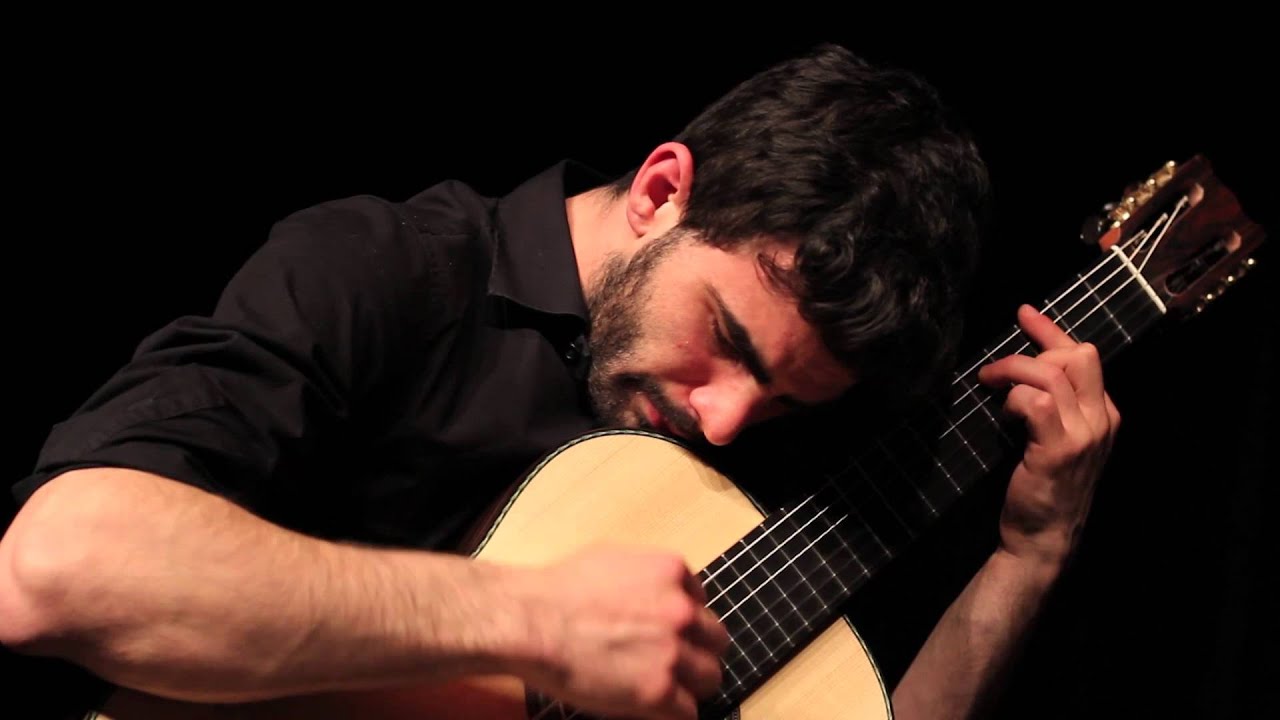 Giancarlo Maria Vincenti and Mirko Giocondo playing Tango en ska&iuml; (Roland Dyens)