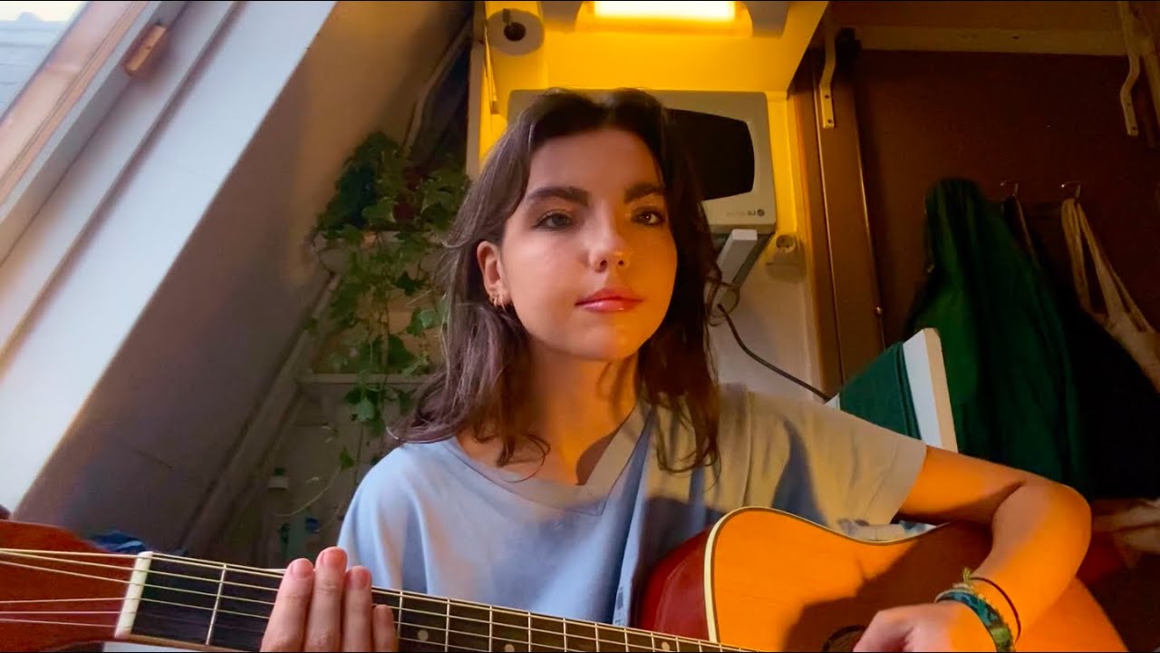 comfy cover of roslyn by bon iver :')