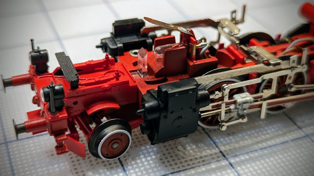 What wire to solder to the motor? Marklin TE BR52.