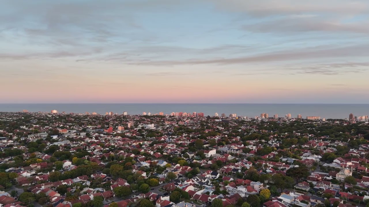 Mar del Plata – Vista 360° a 100m al Atardecer (Drone)