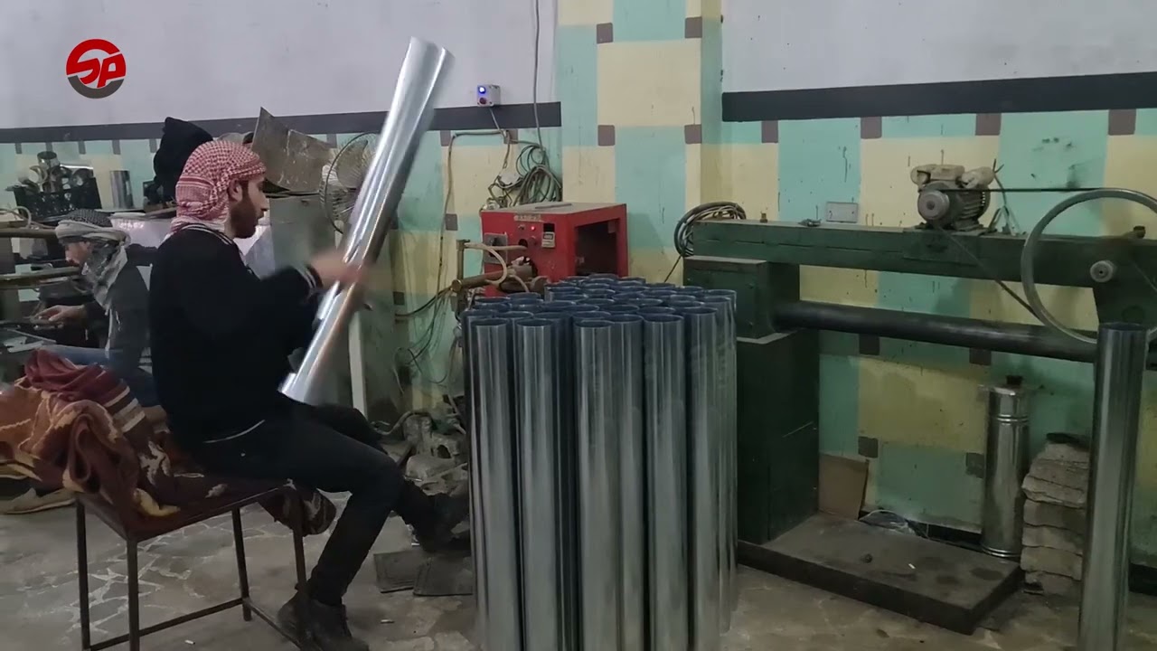 صناعة البواري المعدنية للمدافئ بأنواعها والتدفئة المركزية في أحدى المنشآت الصناعية بشمال غرب سوريا