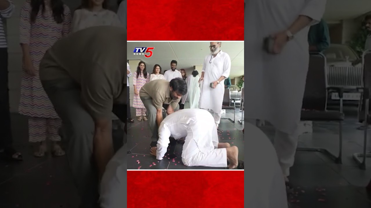 #pawnakalyan meets chiranjeevi and #Nagababu breaks down into Tears