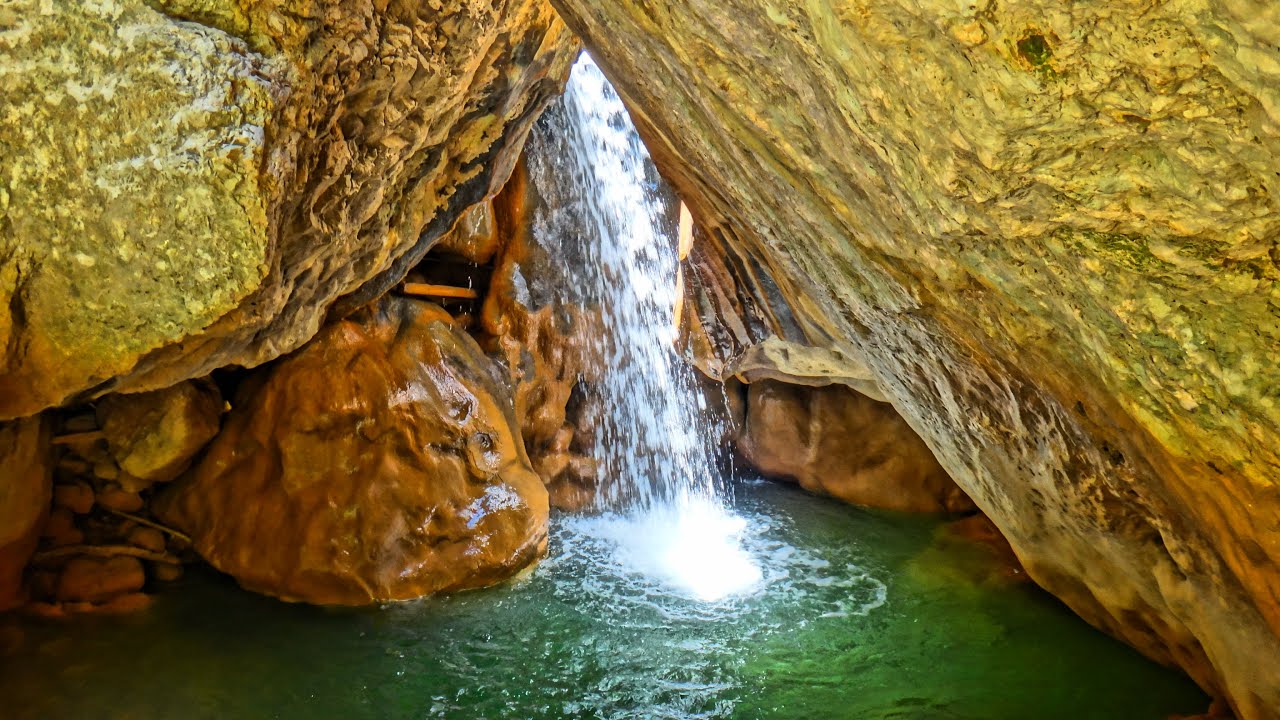 Hiking in the Gorge of Agios Antonios Patsos ... Φαράγγι Αγίου Αντωνίου Πατσού....