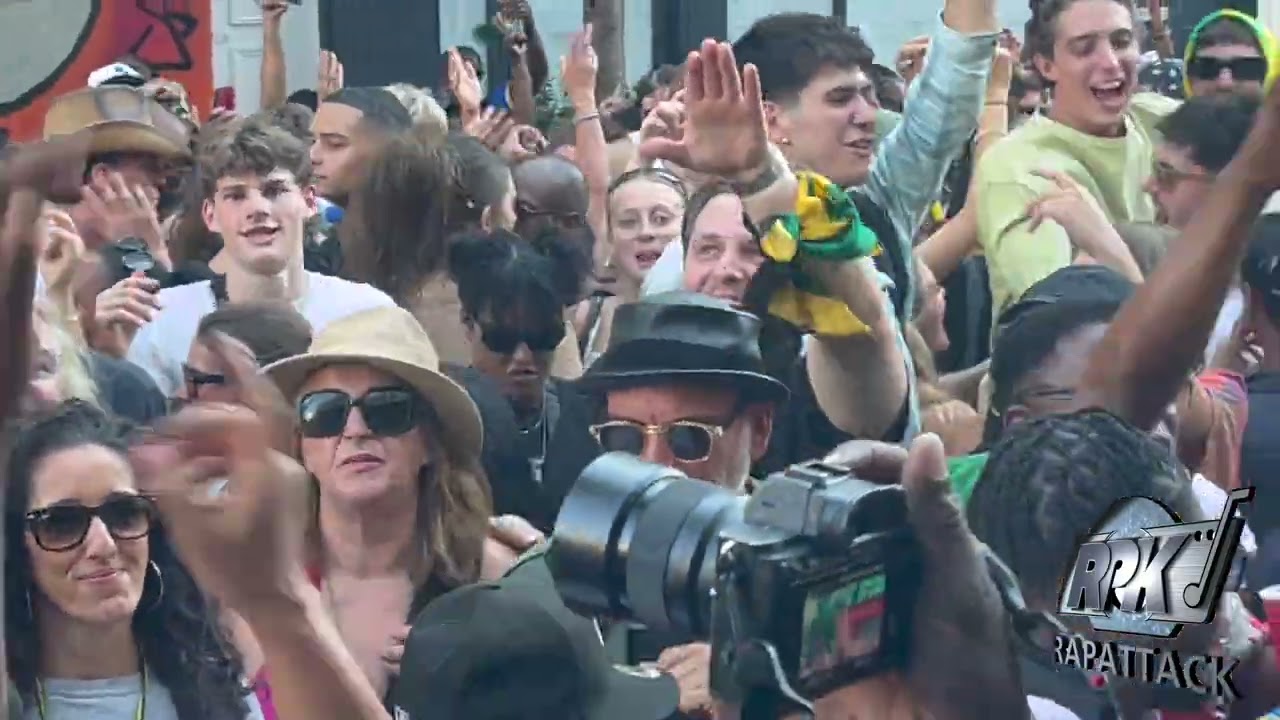 JUMP AROUND @ Carnival 2025