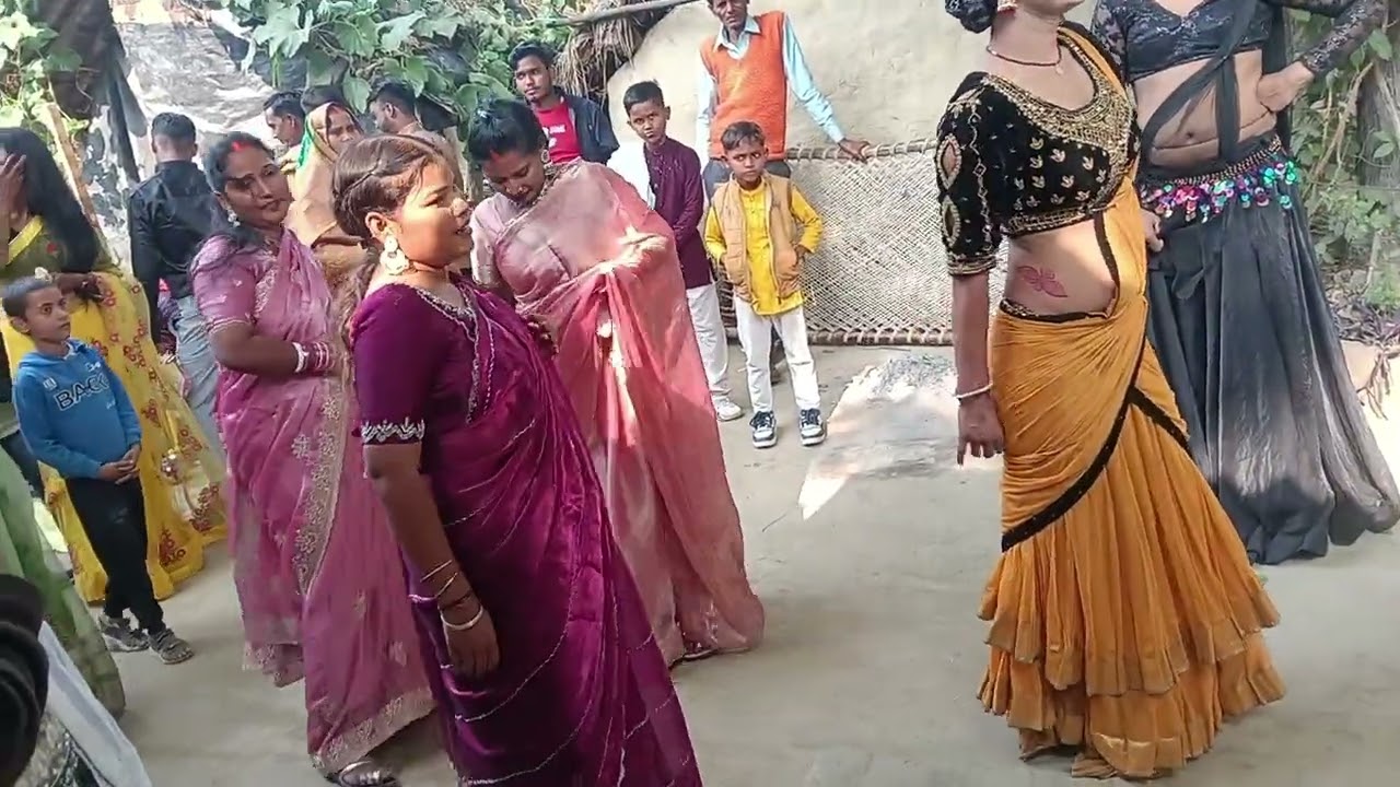 मेरे घर के बगल में देवर जी की शादी है देसी डांस कैसे लगाकमेंट करो 😂😂👊♥️♥️♥️♥️♥️