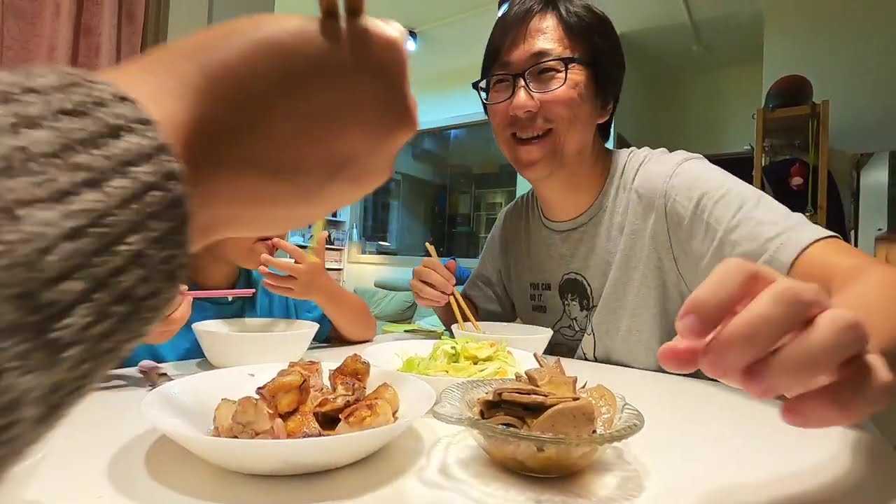 一起吃廚房初學者做的第一份晚餐｜煎無骨雞腿+炒高麗菜