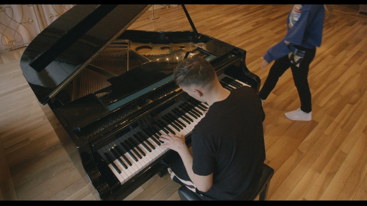 Love Story - Piano Ballad Instrumental Song