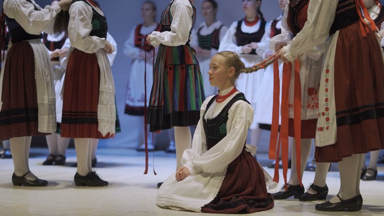 A Tamási Áron Gimnázium Gereben néptáncegyüttesének karácsonyi műsora 2023