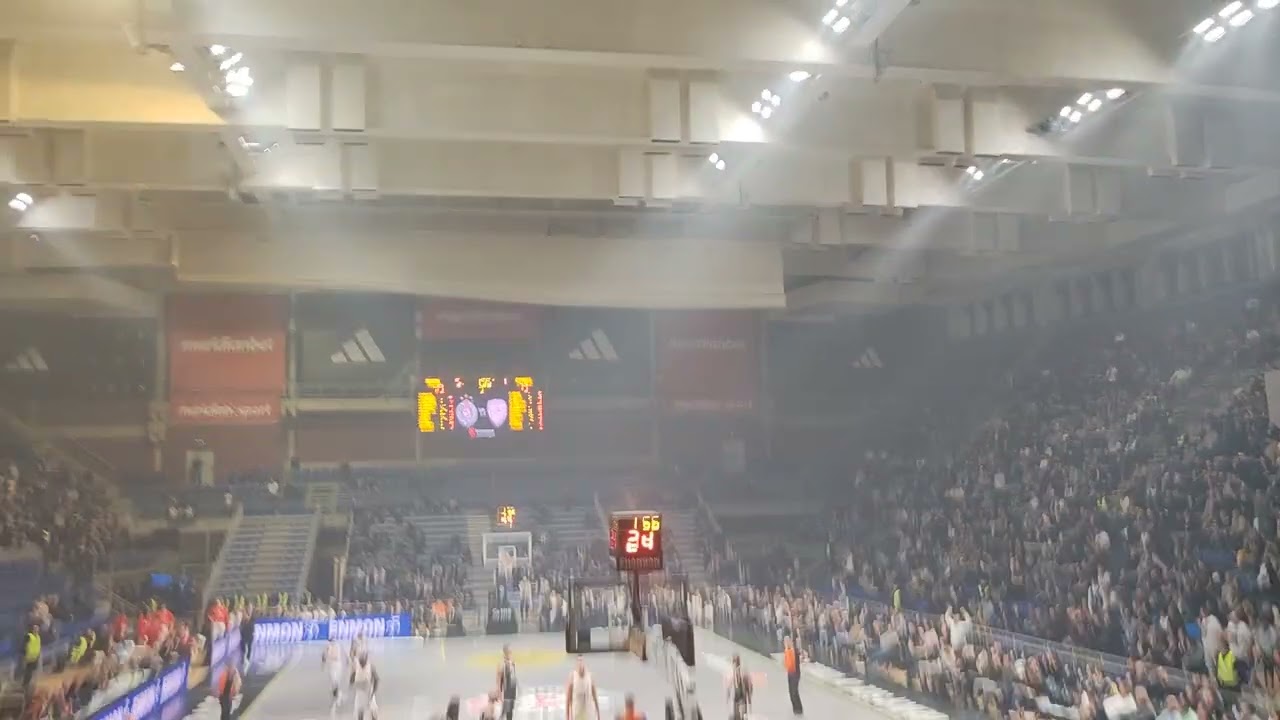 Partizan ubedljivo gubi, Grobari sve glasnije pevaju, Partizan Olimpijakos 