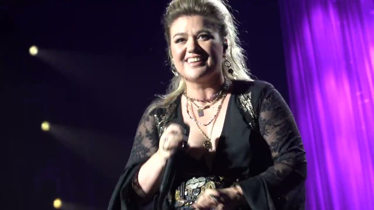 Kelly Clarkson - (2023-07-29) - i hate love - Chemistry Residency